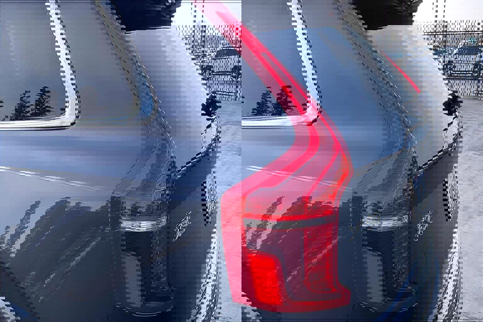 Used 2023 Volvo XC90 T8 Plus w/ Protection Package Premier image 33