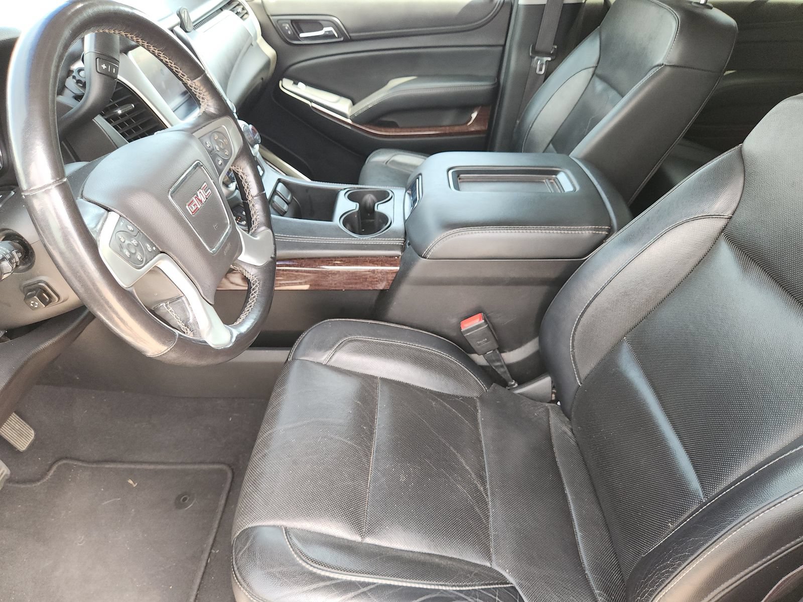 Used 2019 GMC Yukon XL SLT w/ Open Road Package AWD/4WD image 15