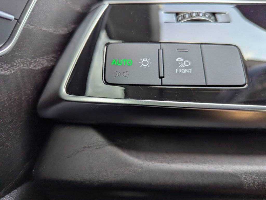 Used 2023 Audi Q8 Premium Plus w/ Premium Plus Package image 19