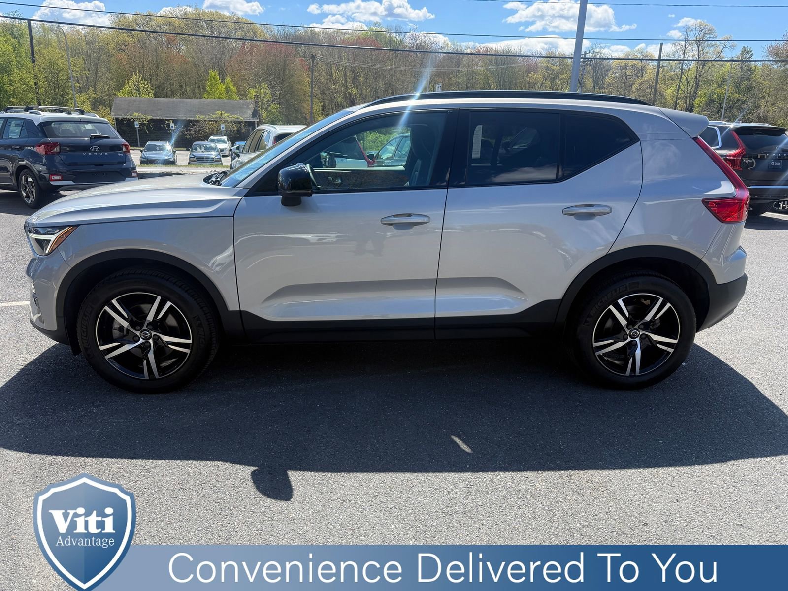 Certified 2023 Volvo XC40 B5 Plus w/ Climate Package AWD/4WD image 5