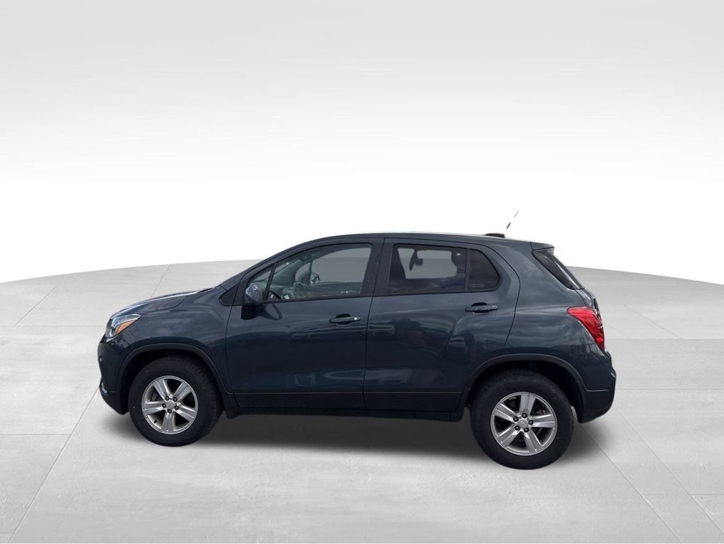 Used 2022 Chevrolet Trax LS w/ Tint and Cruise Package AWD/4WD image 11