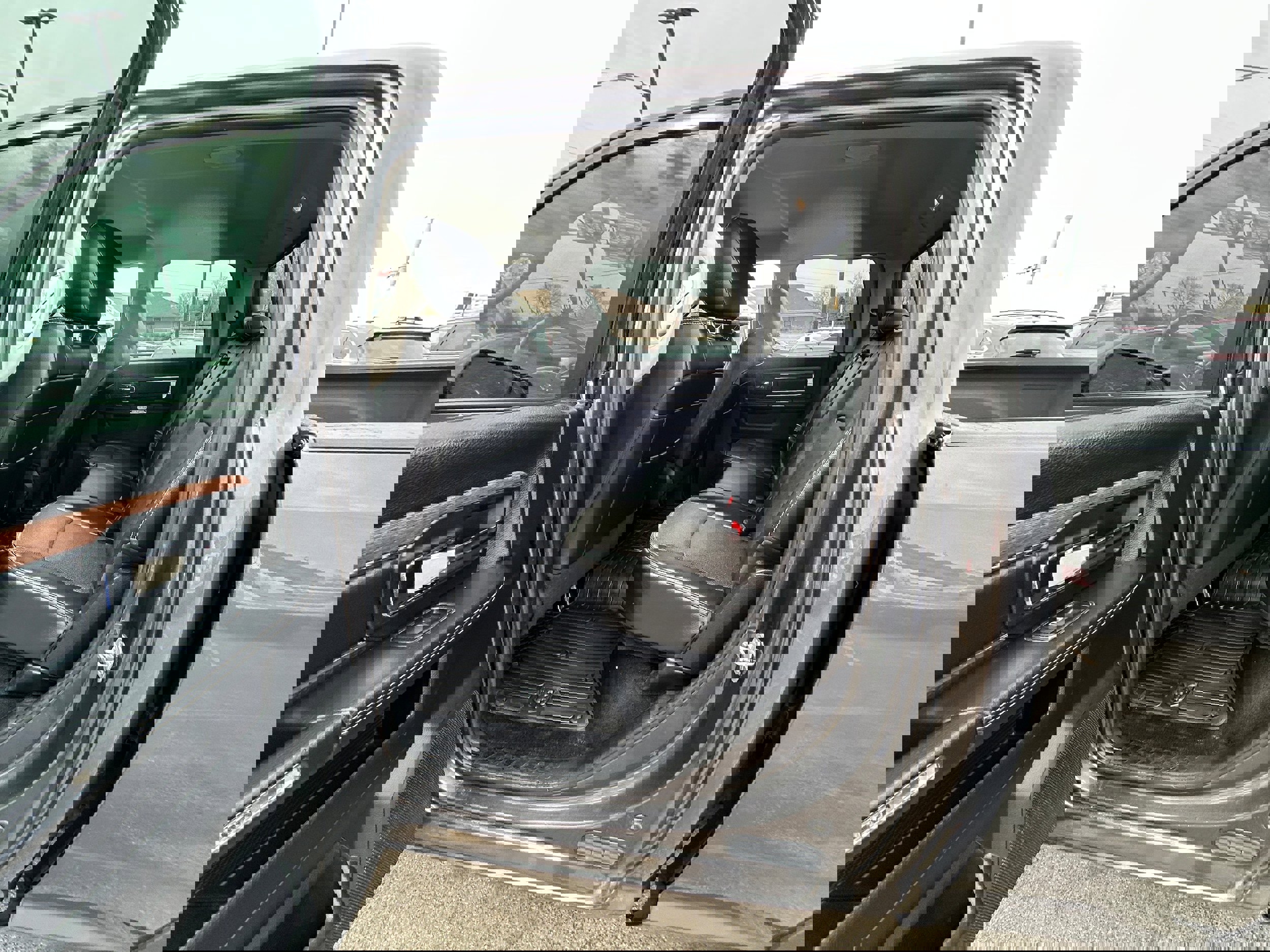 Used 2014 RAM 3500 Laramie w/ Convenience Group image 5