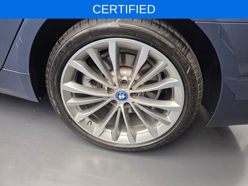 Certified 2023 BMW 530e w/ Premium Package RWD image 17