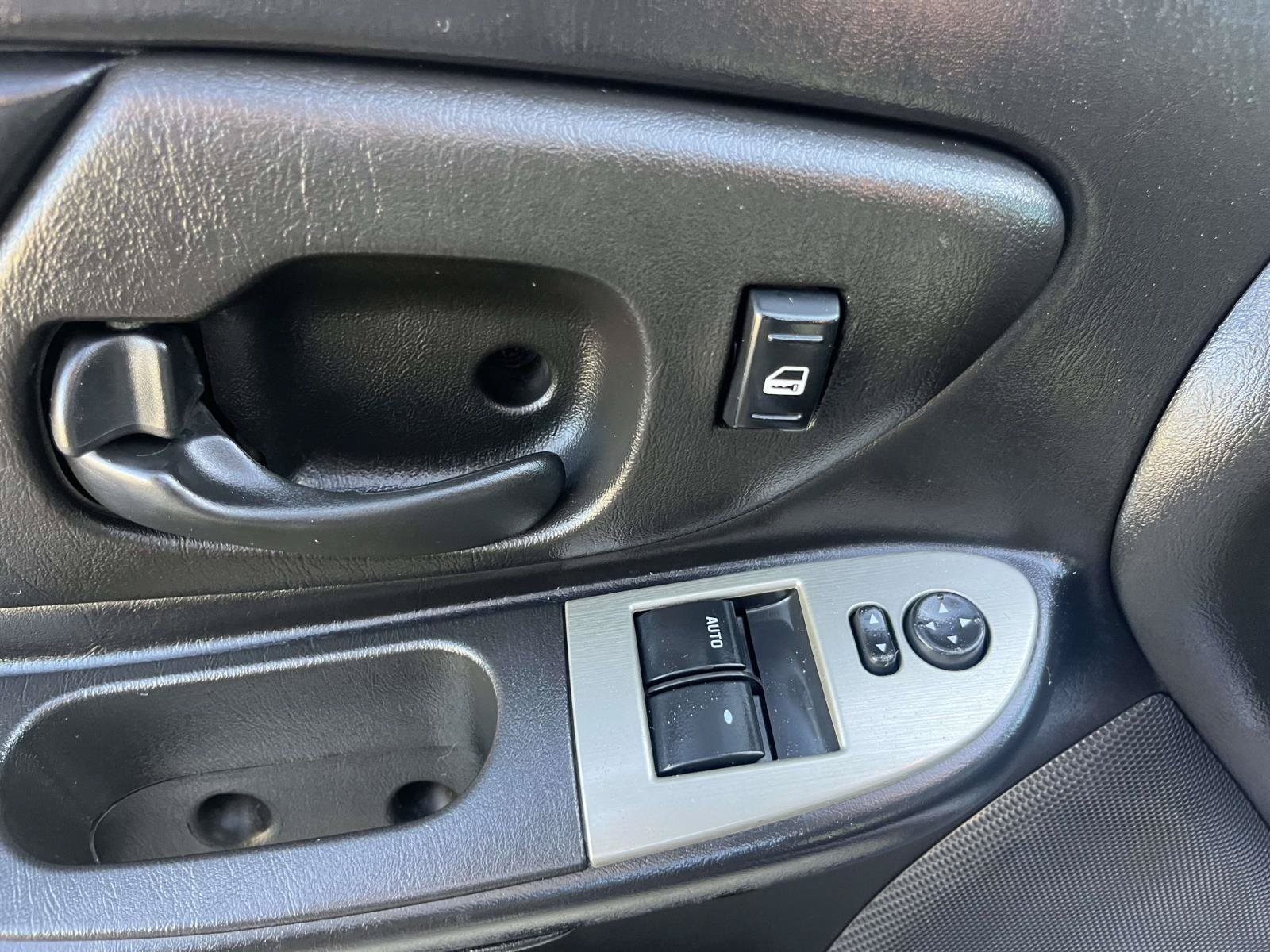 Used 2006 Chevrolet Monte Carlo LT w/ Preferred Equipment Group FWD image 15