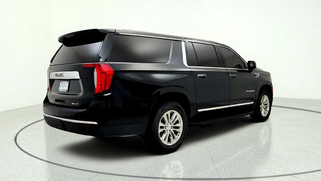 Used 2023 GMC Yukon XL SLT w/ SLT Premium Package AWD/4WD image 5