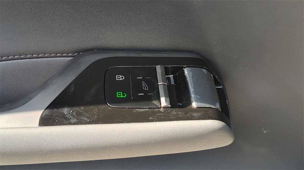 New 2025 Volvo EX90 Ultra image 11