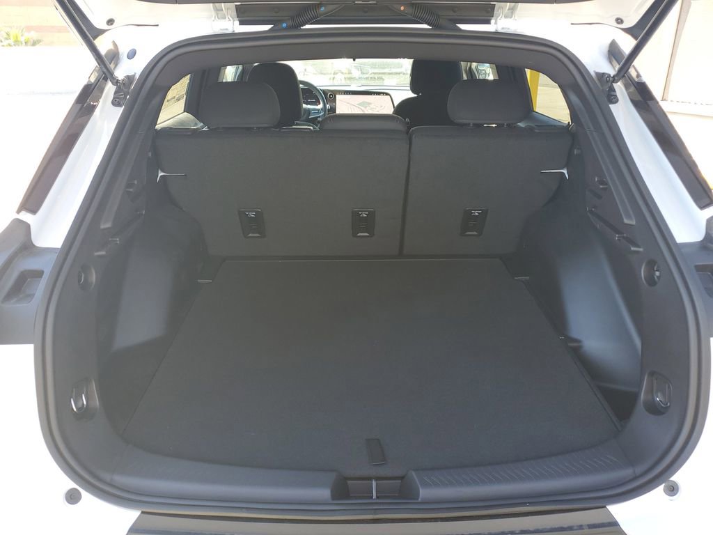 New 2026 Chevrolet Equinox EV LT image 8