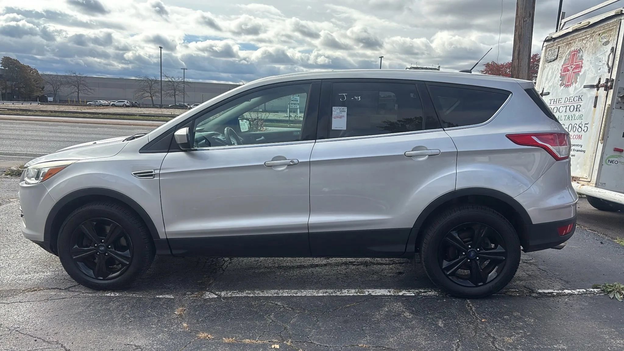 Used 2015 Ford Escape SE image 3