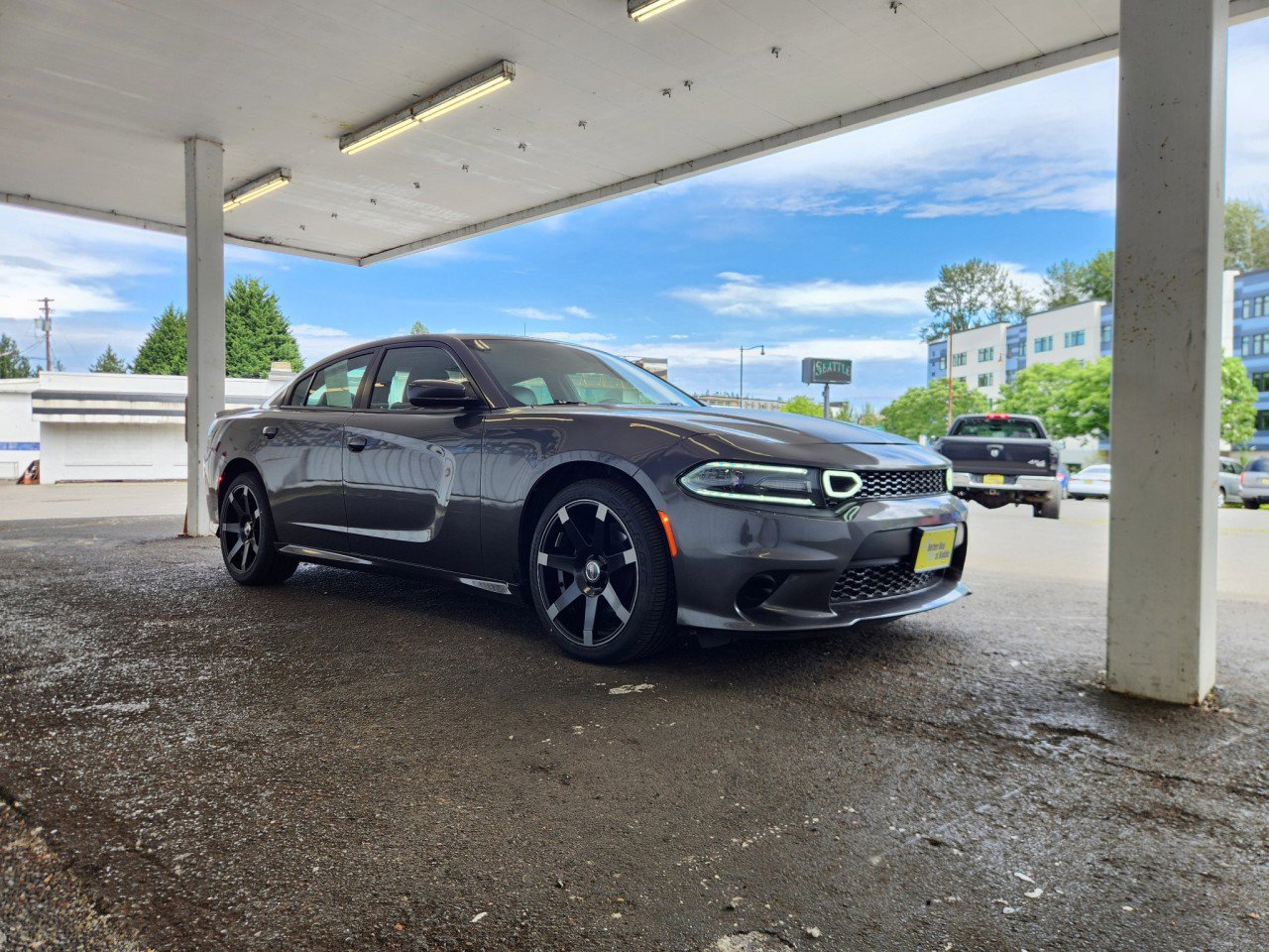 Used 2017 Dodge Charger SXT RWD image 7