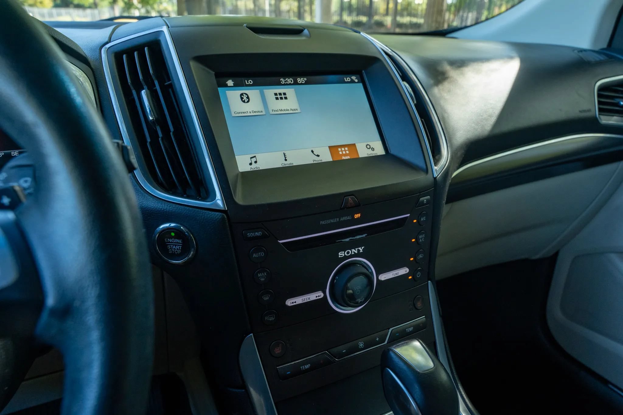 Used 2016 Ford Edge Titanium FWD image 16