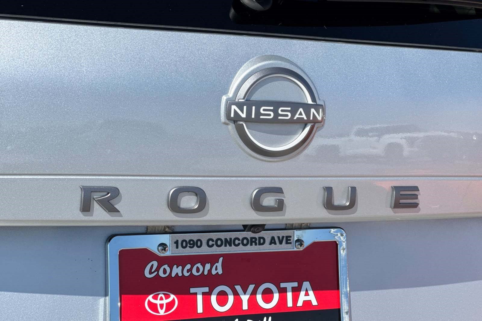 Used 2025 Nissan Rogue SV AWD/4WD image 30