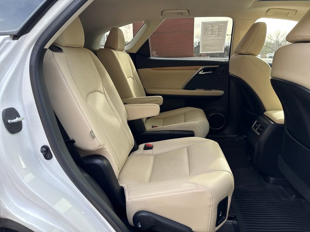 Used 2022 Lexus RX 350L Premium w/ Premium Package image 32