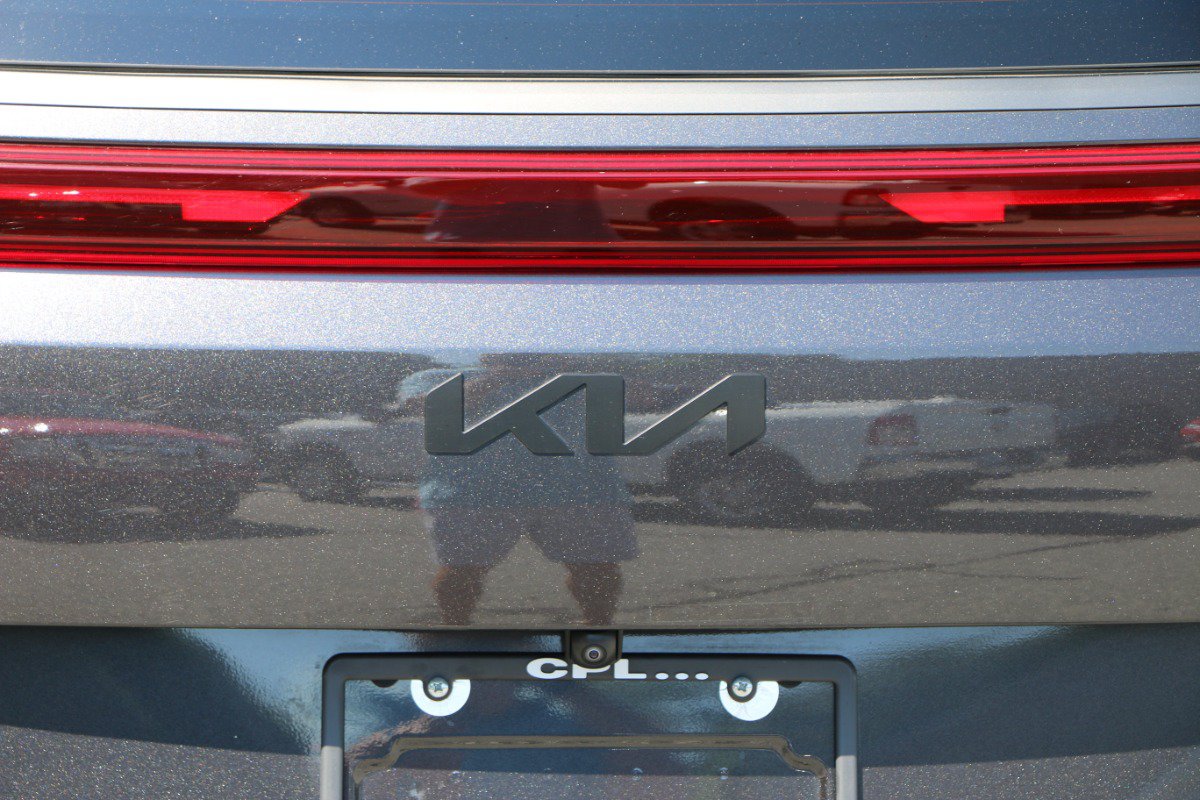 Used 2025 Kia Carnival SX Prestige FWD image 5