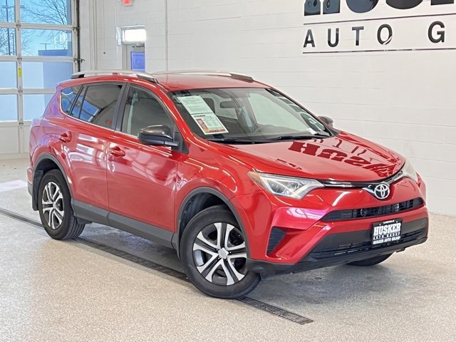 Used 2016 Toyota RAV4 LE image 1