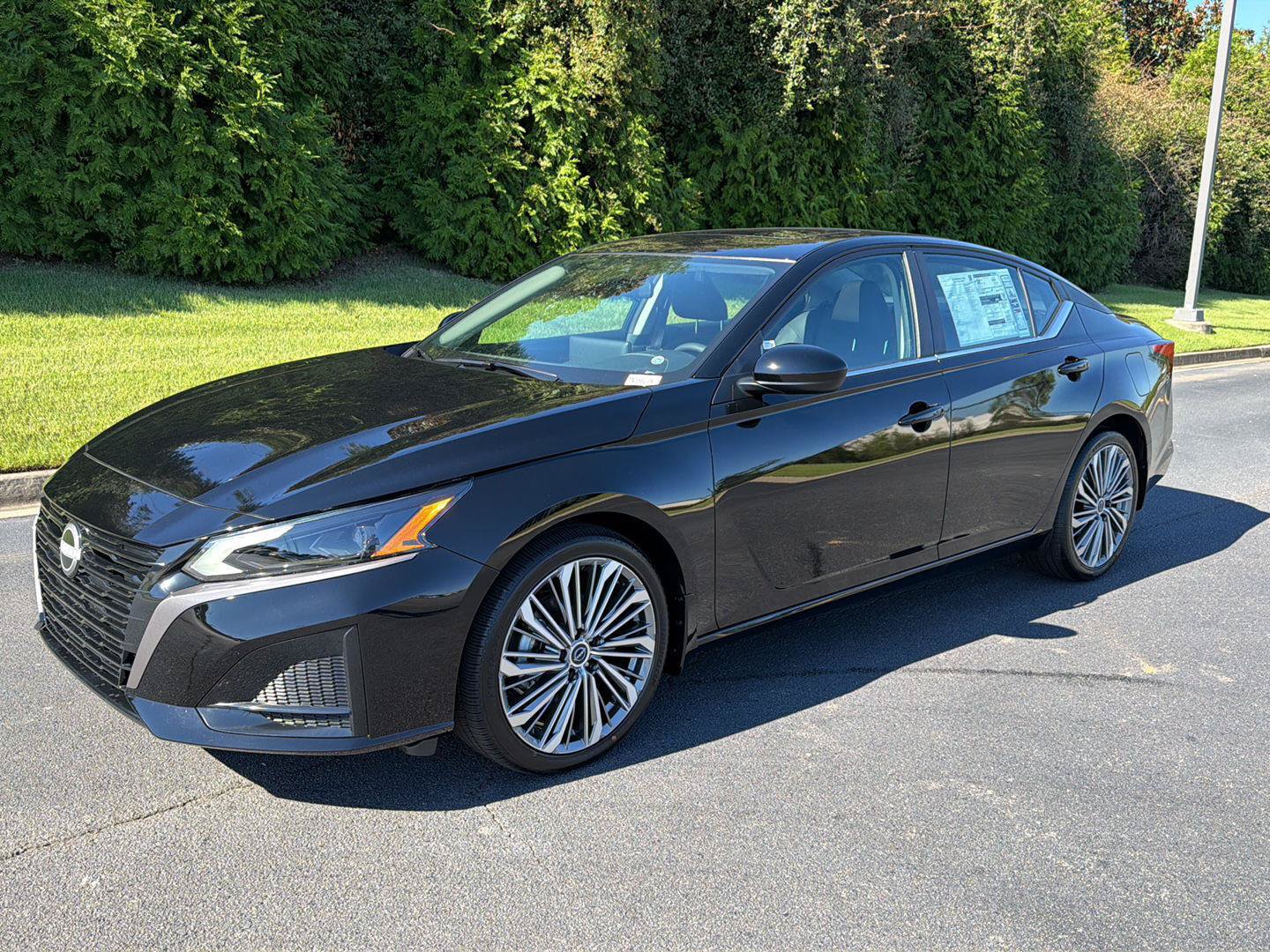 New 2026 Nissan Altima 2.5 SV w/ SV Premium Package FWD image 2