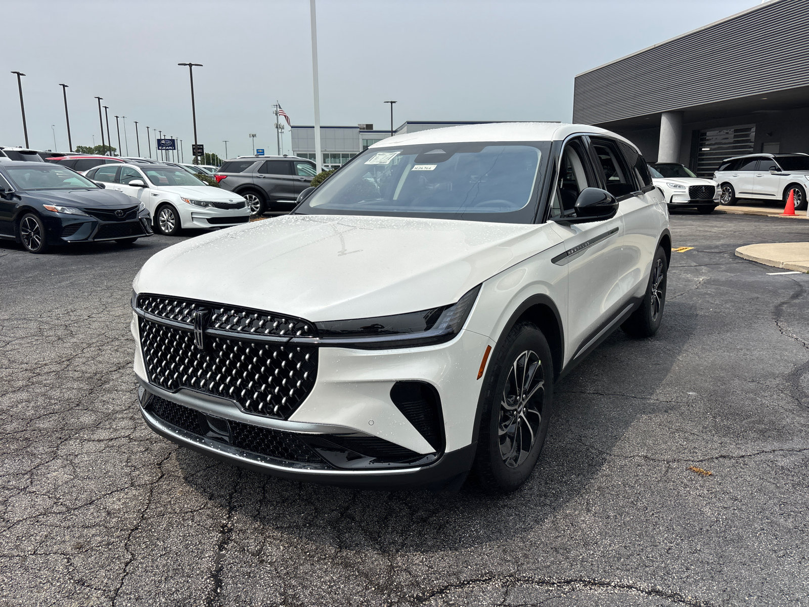 New 2026 Lincoln Nautilus Premier AWD/4WD image 3