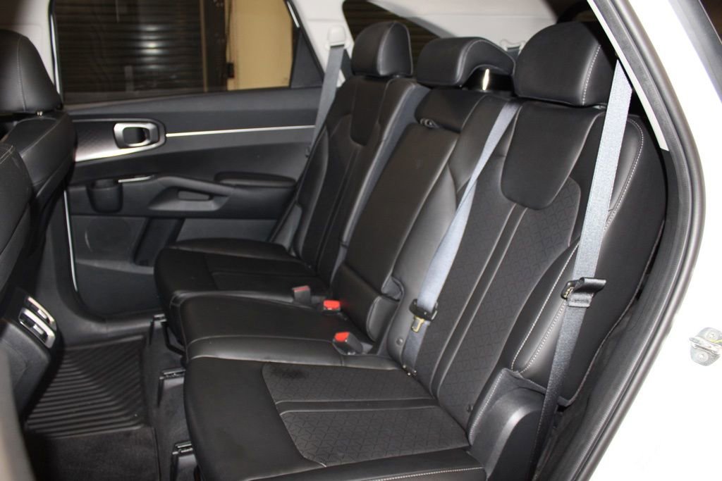 Used 2023 Kia Sorento S w/ Panoramic Sunroof Package FWD image 38