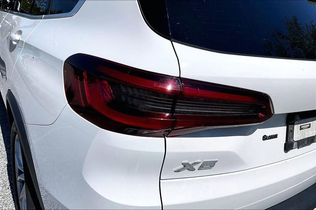 Used 2022 BMW X5 xDrive40i w/ Parking Assistance Package AWD/4WD image 15