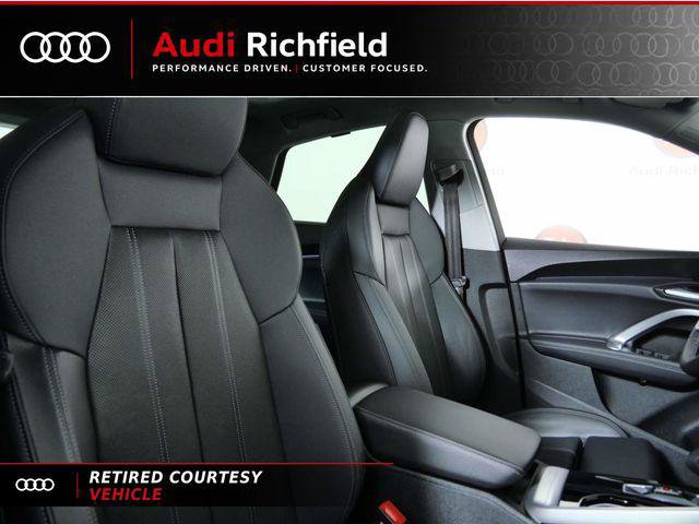 Used 2025 Audi Q5 Premium Plus w/ Premium Plus AWD/4WD image 13