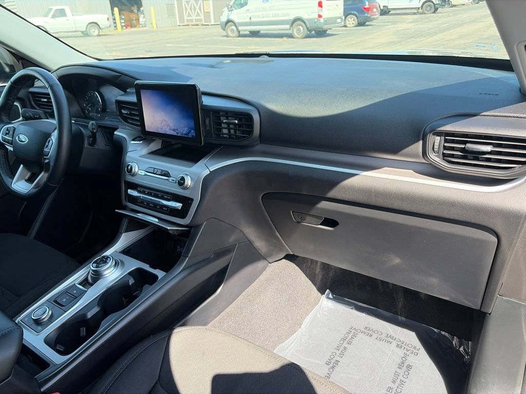 Used 2021 Ford Explorer XLT AWD/4WD image 12
