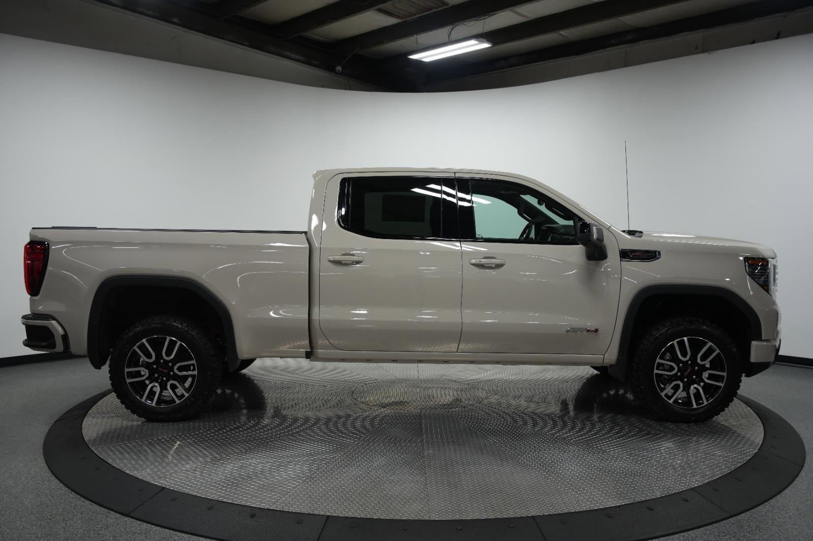New 2026 GMC Sierra 1500 AT4 w/ AT4 Premium Package image 9