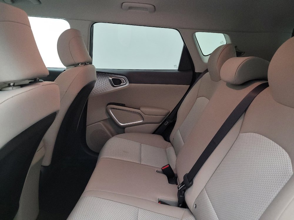 Used 2020 Kia Soul LX image 18