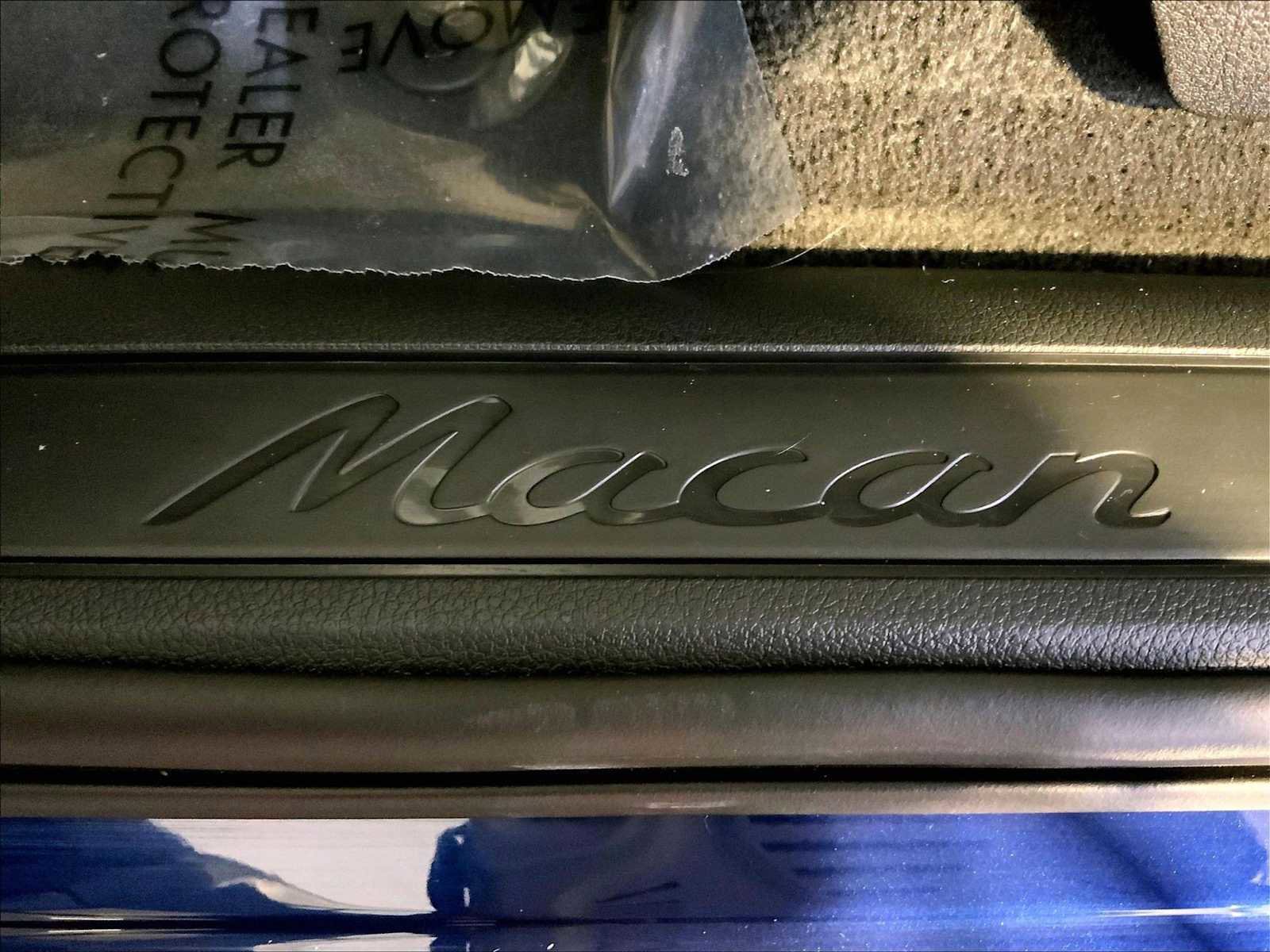 Certified 2025 Porsche Macan image 19