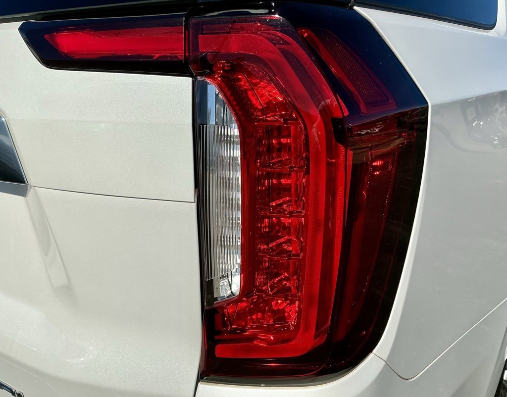 Used 2022 GMC Yukon Denali w/ Denali Ultimate Package image 16