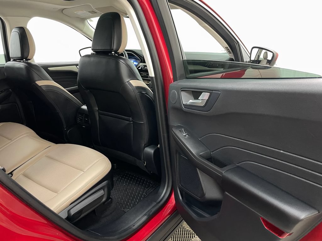 Used 2021 Ford Escape SEL w/ Technology Package FWD image 40