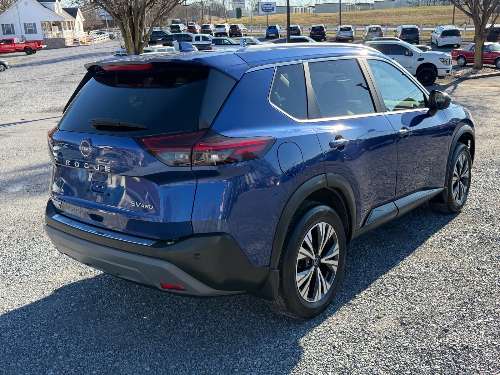 Used 2023 Nissan Rogue SV w/ SV Premium B Package image 5