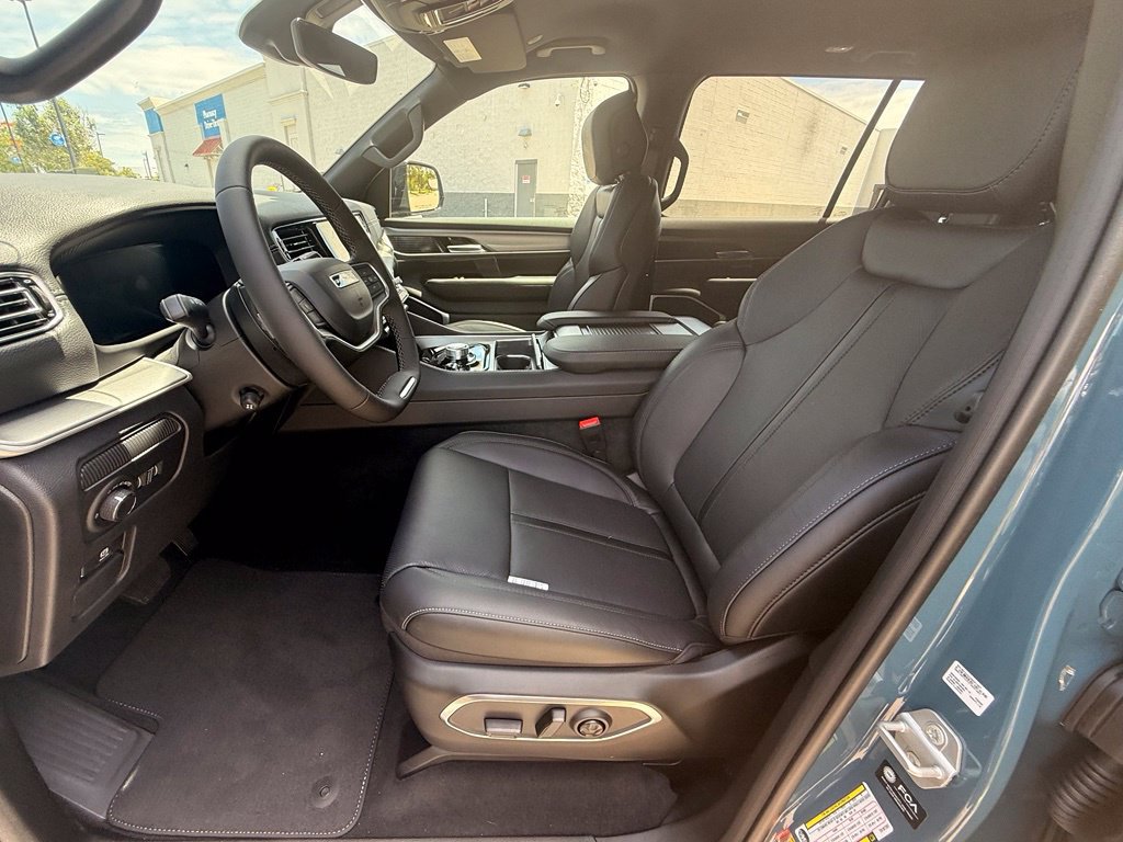 New 2026 Jeep Grand Wagoneer Limited AWD/4WD image 10