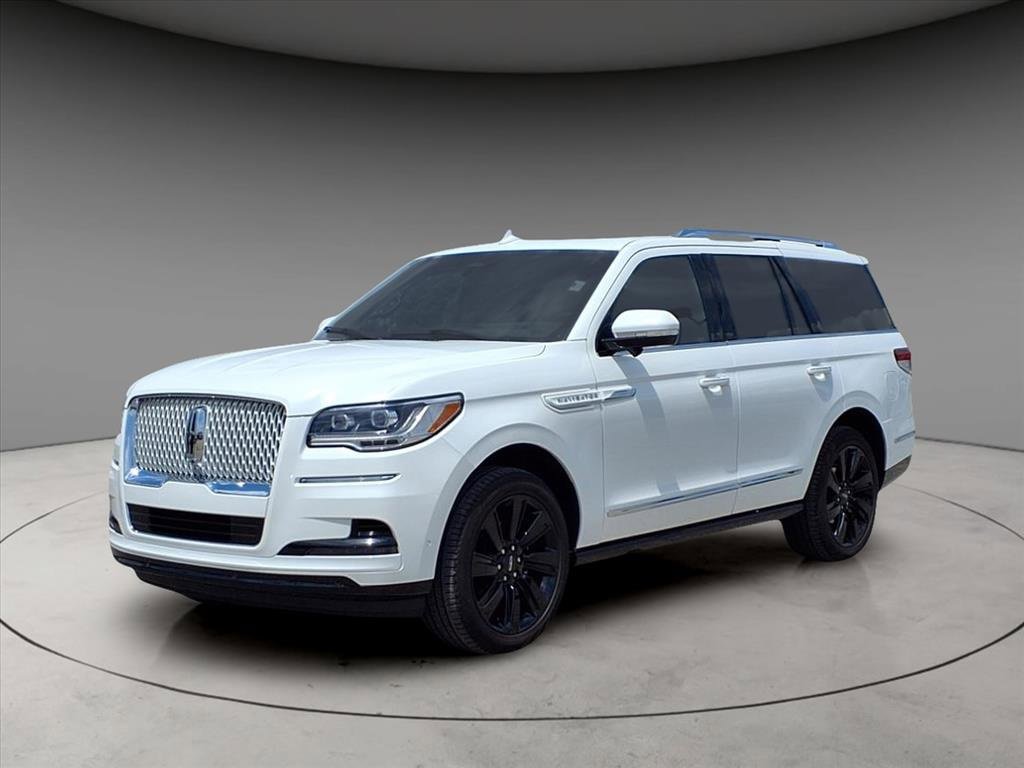 Used 2023 Lincoln Navigator Reserve image 1