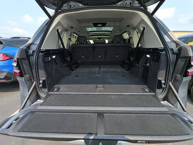 Used 2025 BMW X7 xDrive40i w/ Premium Package AWD/4WD image 15