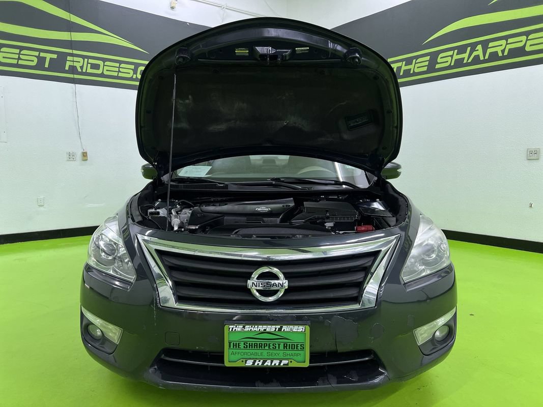 Used 2014 Nissan Altima 2.5 SV w/ Convenience Package FWD image 4