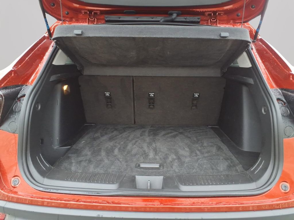 Used 2024 Chevrolet Trax LT w/ Driver Confidence Package image 32