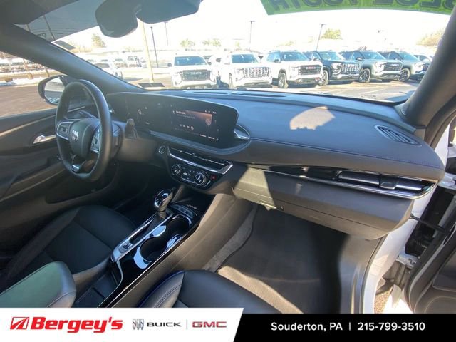 Certified 2025 Buick Envista Sport Touring w/ Convenience I Package image 31