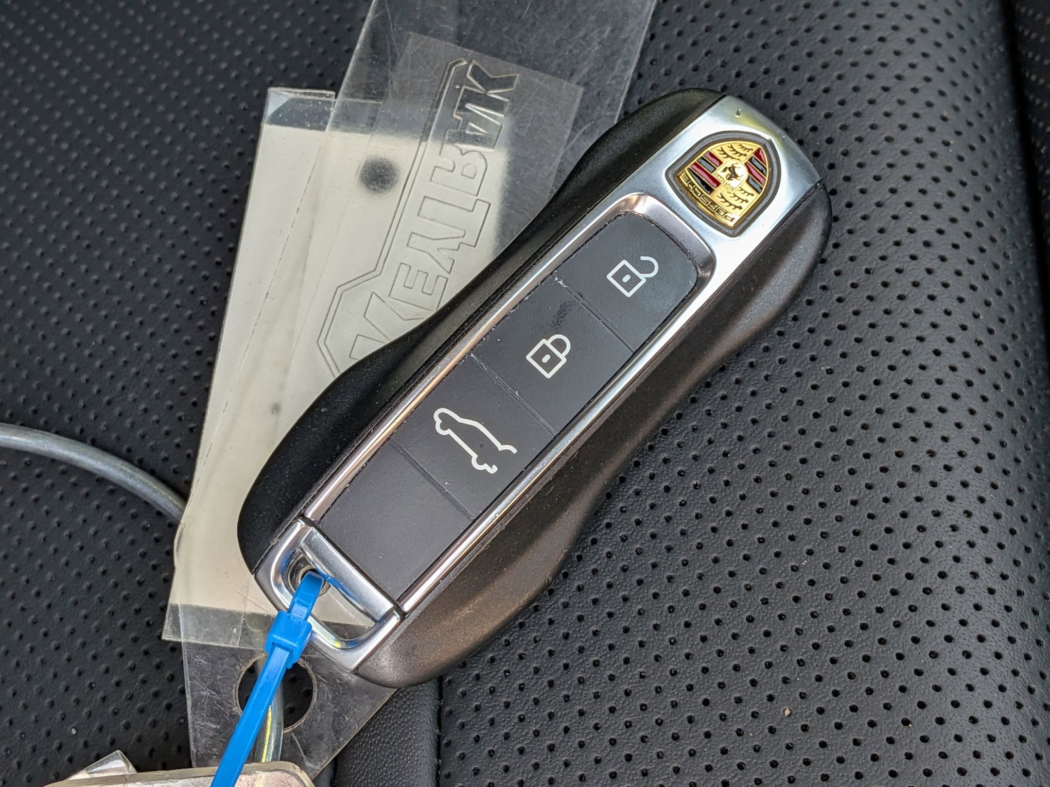 Used 2025 Porsche Cayenne AWD/4WD image 40