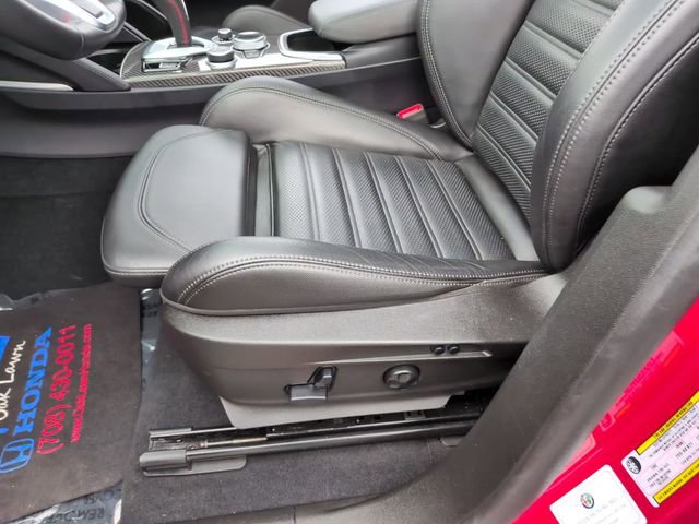 Used 2023 Alfa Romeo Stelvio Estrema image 21