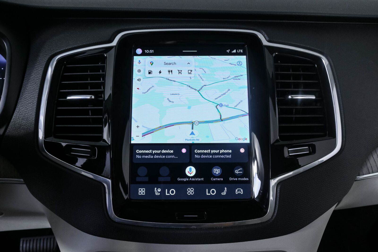 Certified 2025 Volvo XC90 T8 Plus w/ Protection Package Premier AWD/4WD image 13