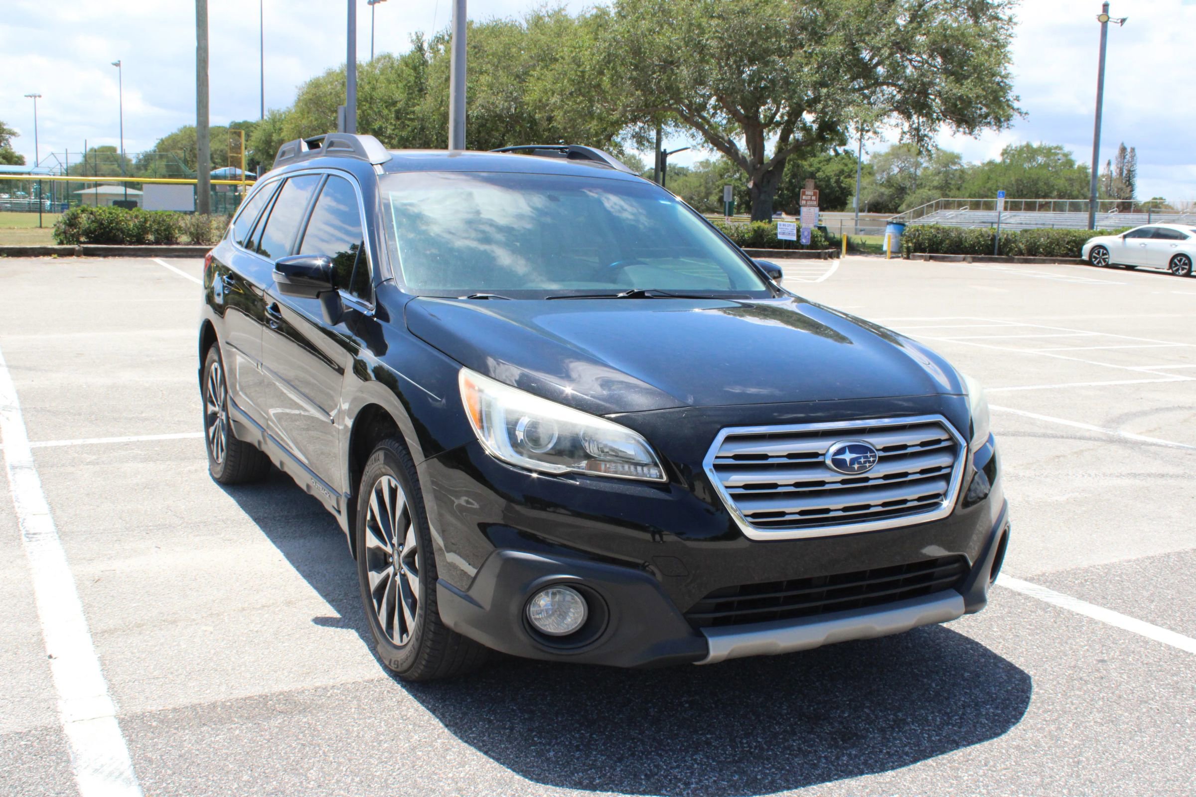 Used 2016 Subaru Outback 2.5i Limited AWD/4WD image 10