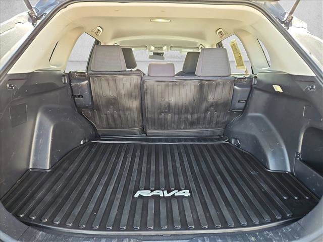 Used 2022 Toyota RAV4 LE FWD image 6