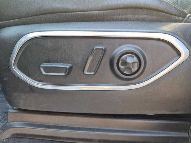 Used 2023 Jeep Wagoneer Series II AWD/4WD image 12