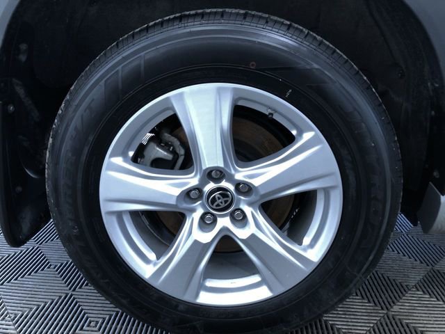 Used 2024 Toyota Highlander LE image 18