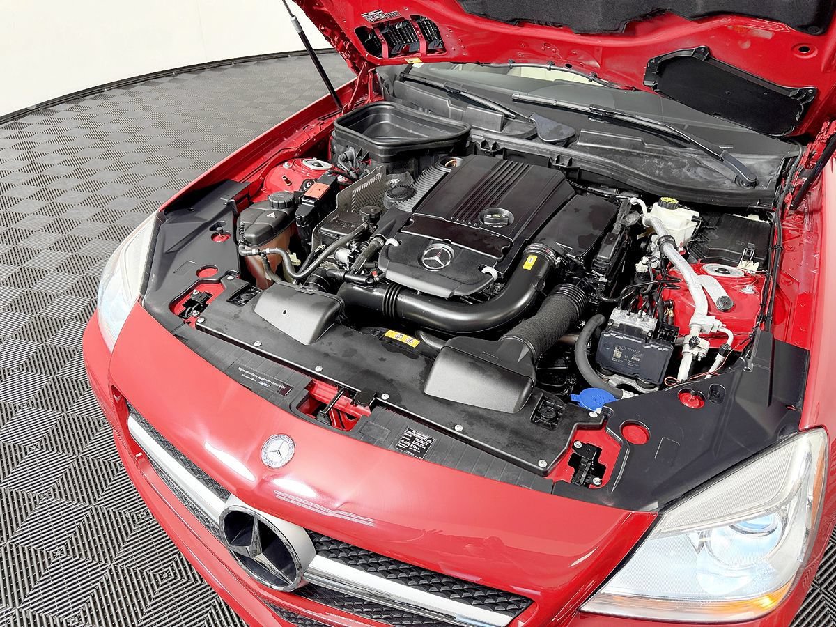 Used 2015 Mercedes-Benz SLK 250 image 18