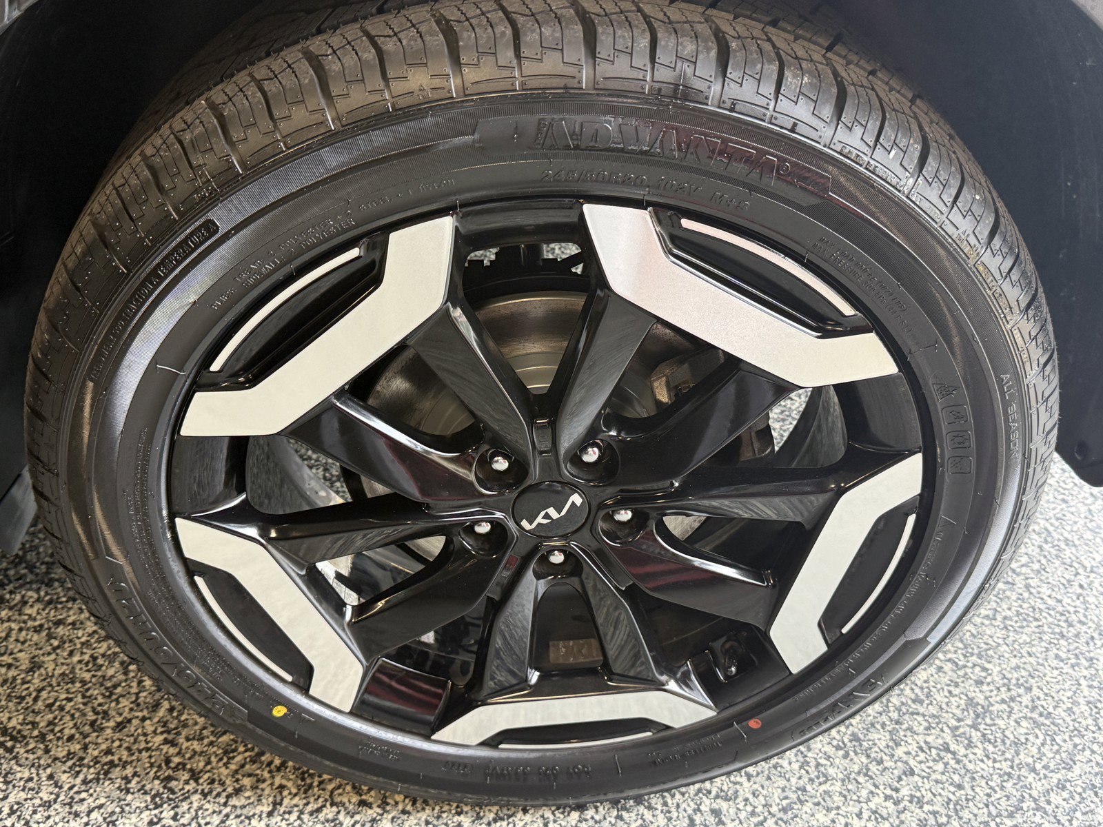 Used 2023 Kia Telluride S AWD/4WD image 28