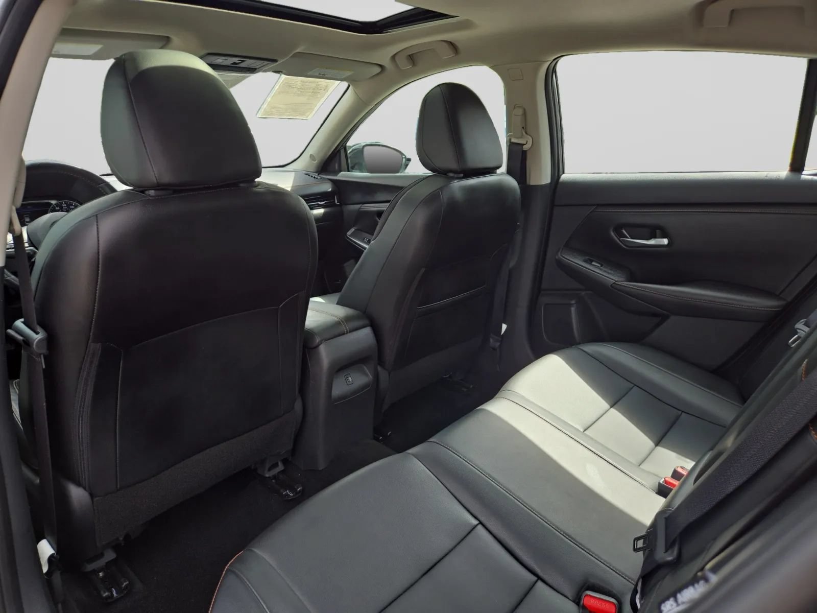 Used 2023 Nissan Sentra SR w/ SR Premium Package FWD image 26
