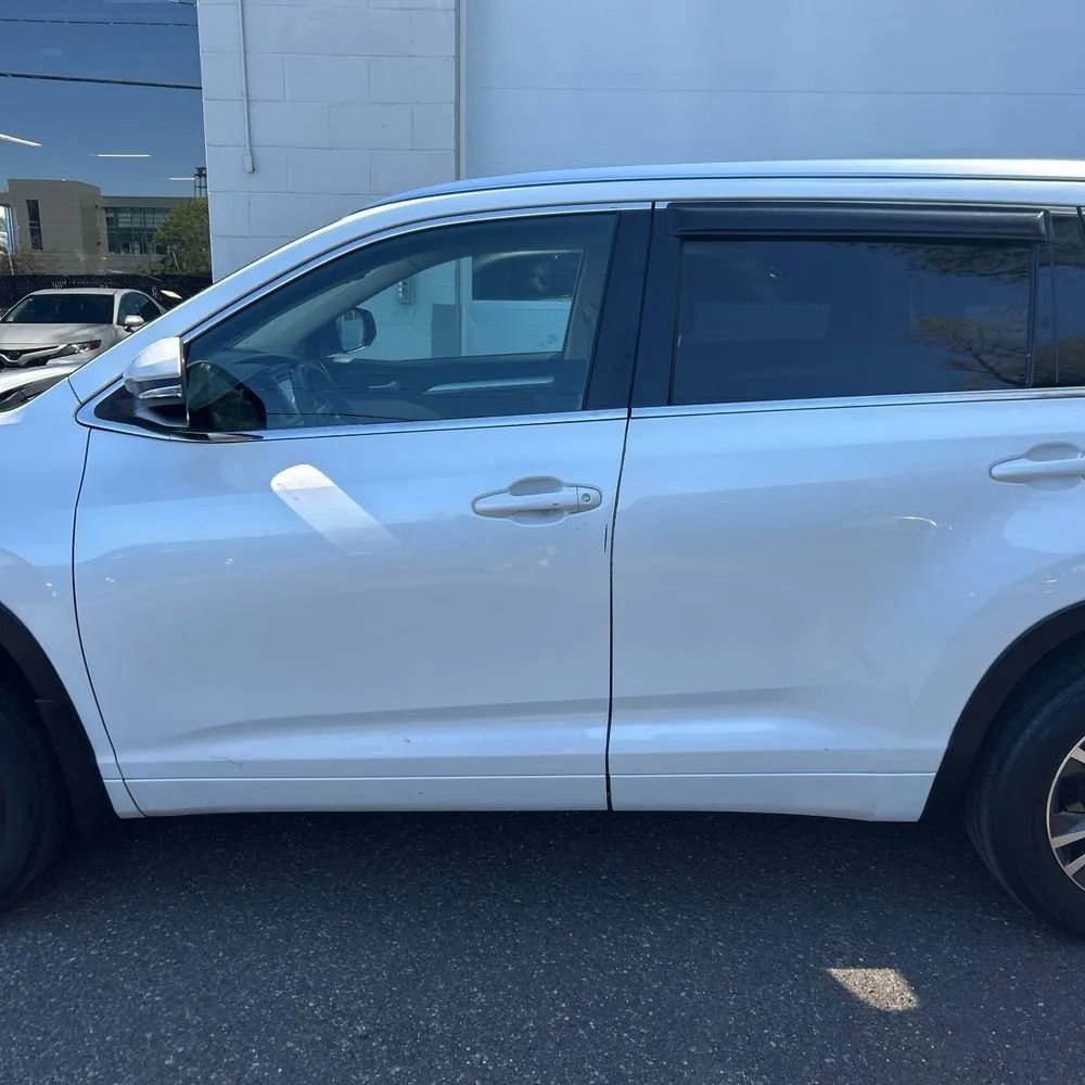 Used 2016 Toyota Highlander XLE AWD/4WD image 4