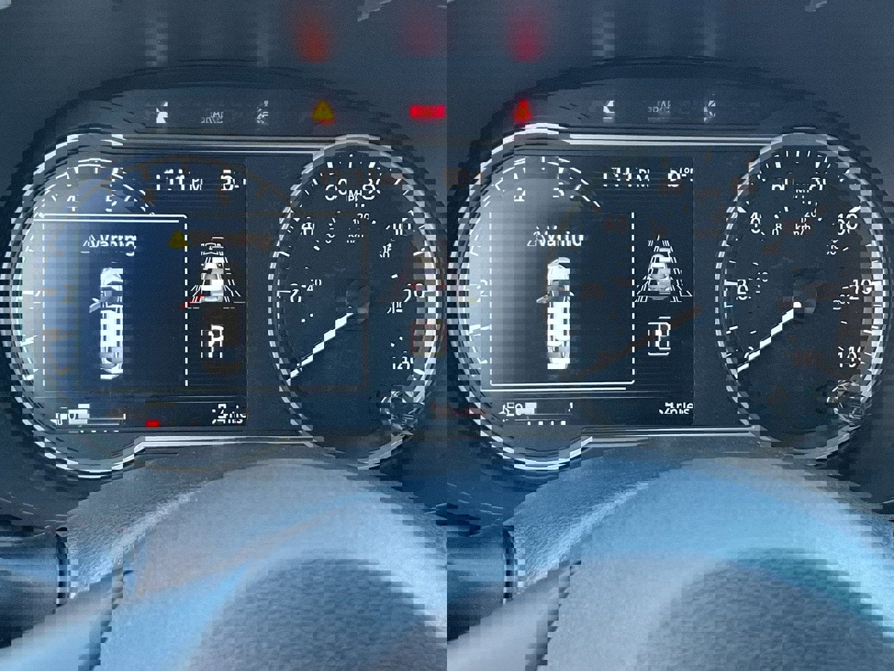 New 2025 Nissan Versa SR w/ Trunk Package image 19