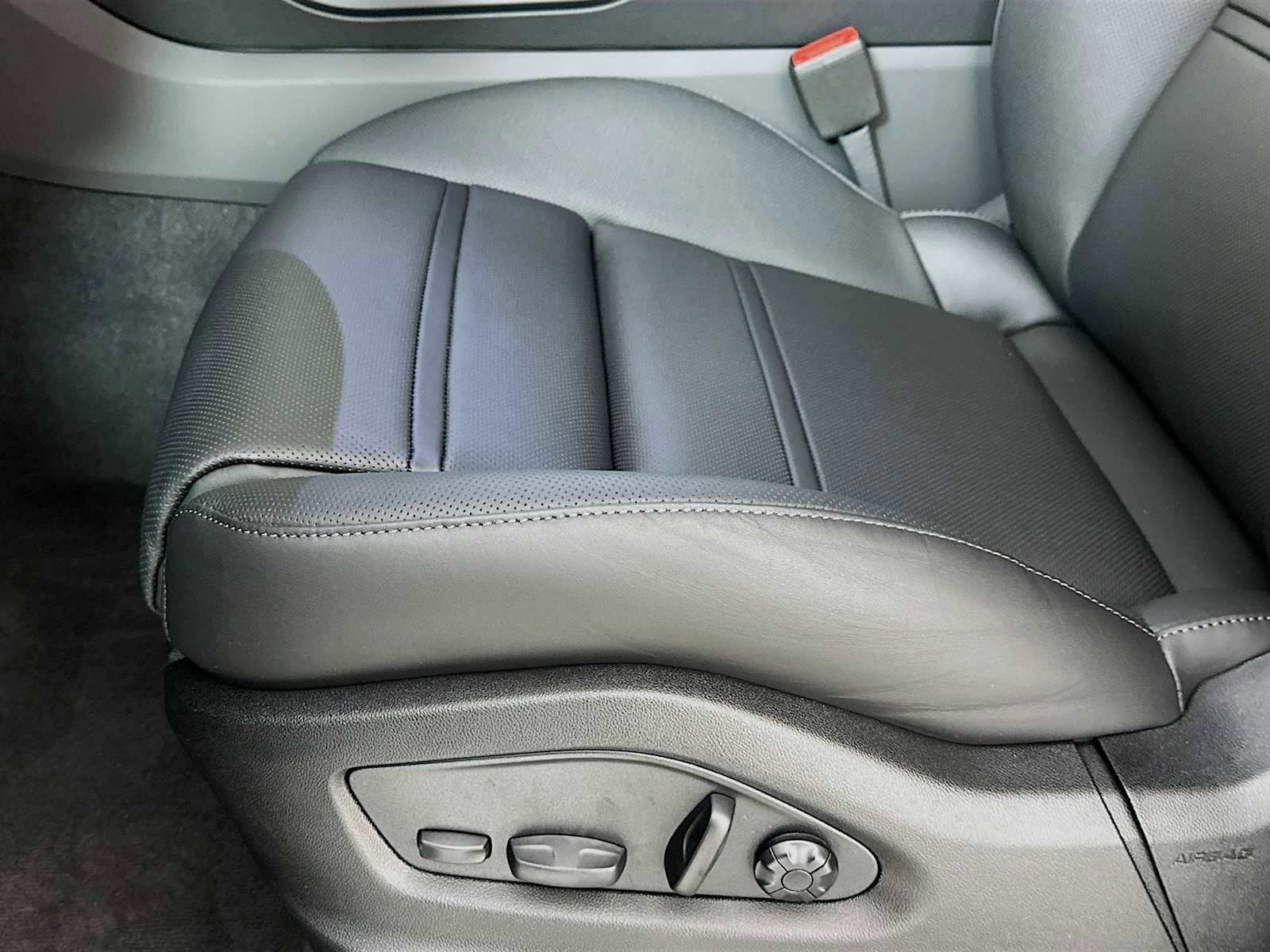 New 2026 Porsche Cayenne Coupe image 12