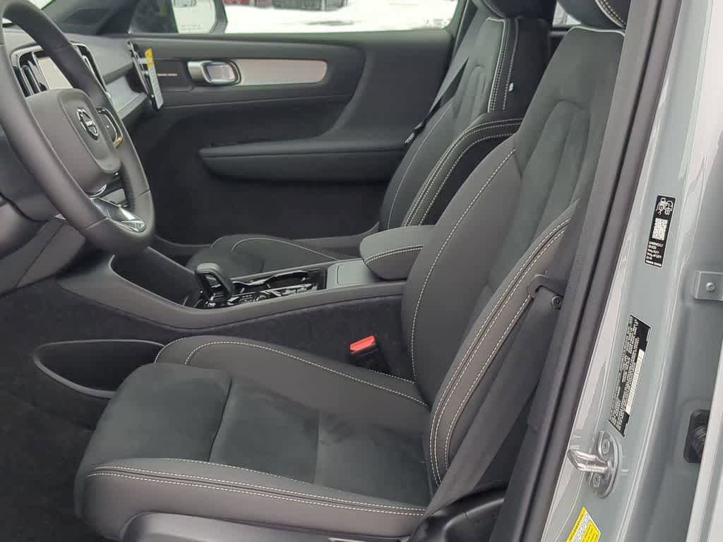 New 2026 Volvo XC40 B5 Ultra w/ Protection Package Premier AWD/4WD image 16